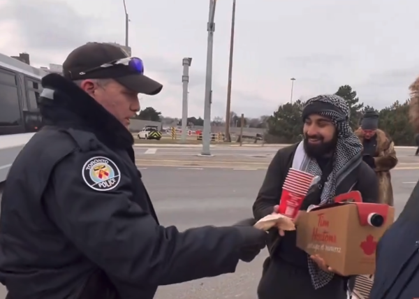 Viral Video Shows Police Delivering Coffee to Protesters – Trending ...