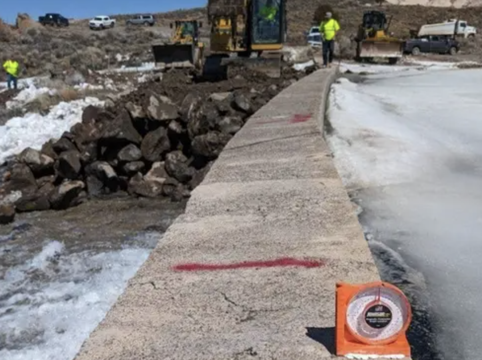 Massive Crack In Utah Dam Threatens Towns – Trending Newsfeed