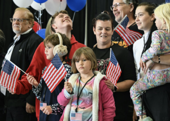 Trump To Allow 10,000 More White South African Refugees