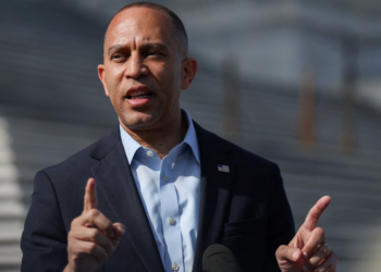 Top Democrat Breaks Silence on Streamer’s Antisemitic Attack
